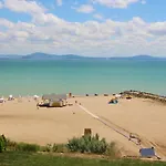 Sunny Relax & Апартаменты *