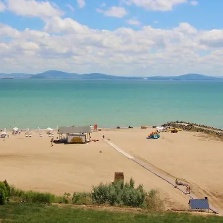 Sunny Relax & Апартаменты *