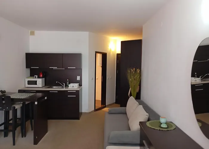 Апартаменты Sunny Relax & *