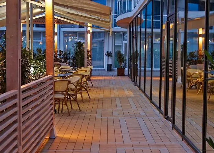 Апартаменты Sunny Relax & *