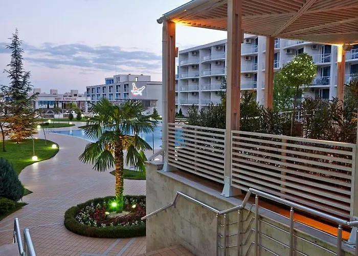 Апартаменты Sunny Relax & *